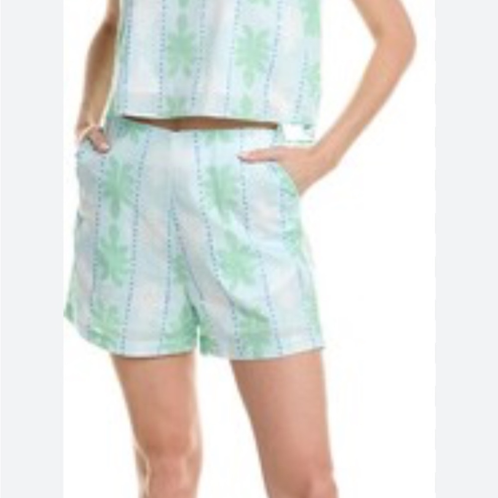 Sail to Sable Scallop Palm Set